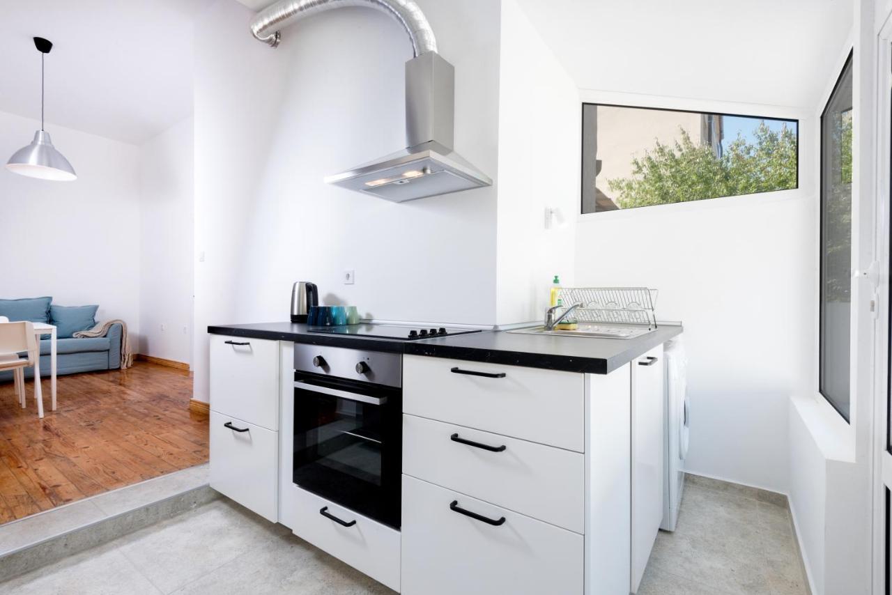 The White Apartment - Bogoridi Main Street Burgas Luaran gambar
