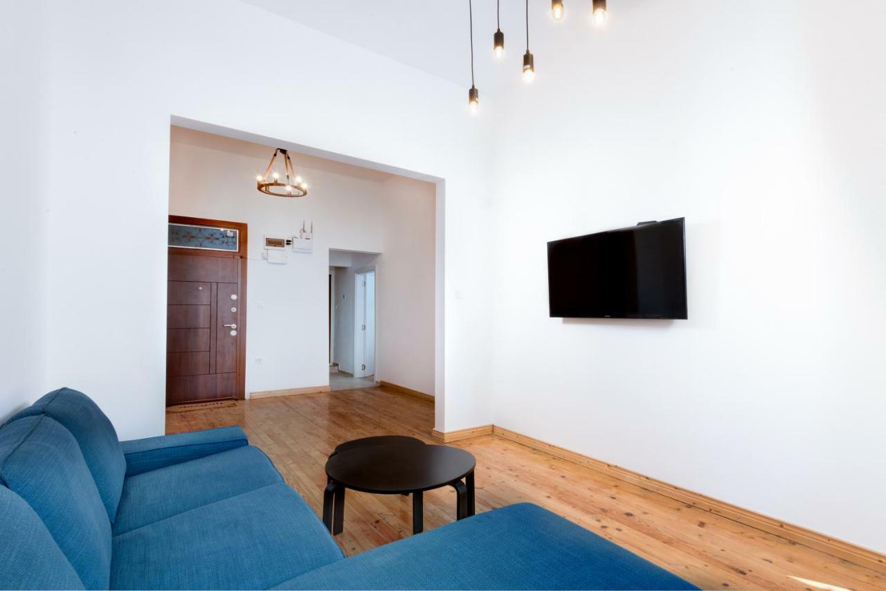 The White Apartment - Bogoridi Main Street Burgas Luaran gambar